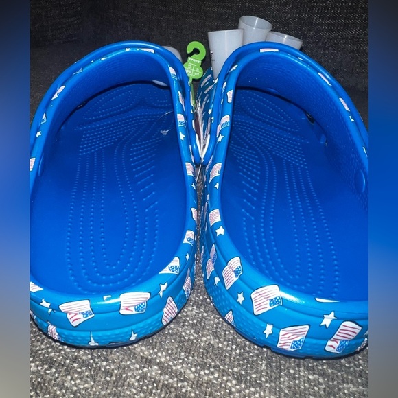 NWT Crocs - Classic Vineyard Vines Clogs Bright Cobalt Blue Mens sz 13 - Picture 13 of 13